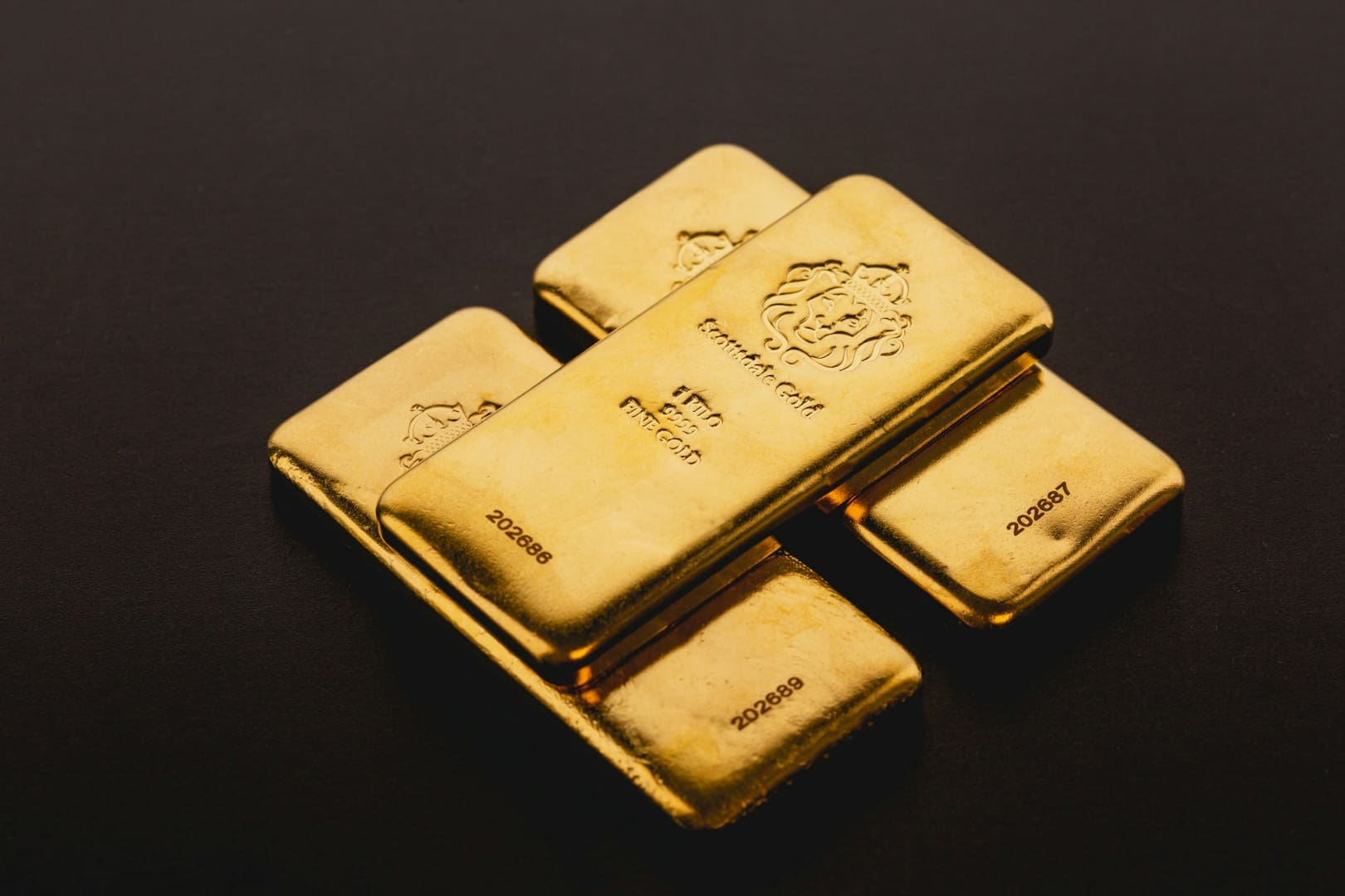 El oro vuelve a máximos históricos, Nasdaq sufre rechazo técnico