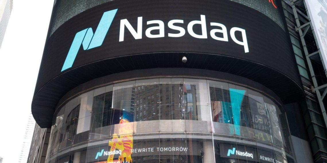 El Bitcoin cae mientras el Nasdaq sube: ¿es inminente un crash?