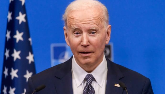 Biden amenaza con vetar una polémica ley sobre criptomonedas