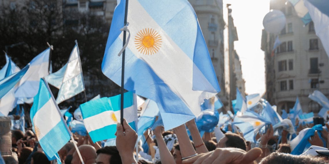 Un defensor de Bitcoin gana repentinamente las elecciones en Argentina