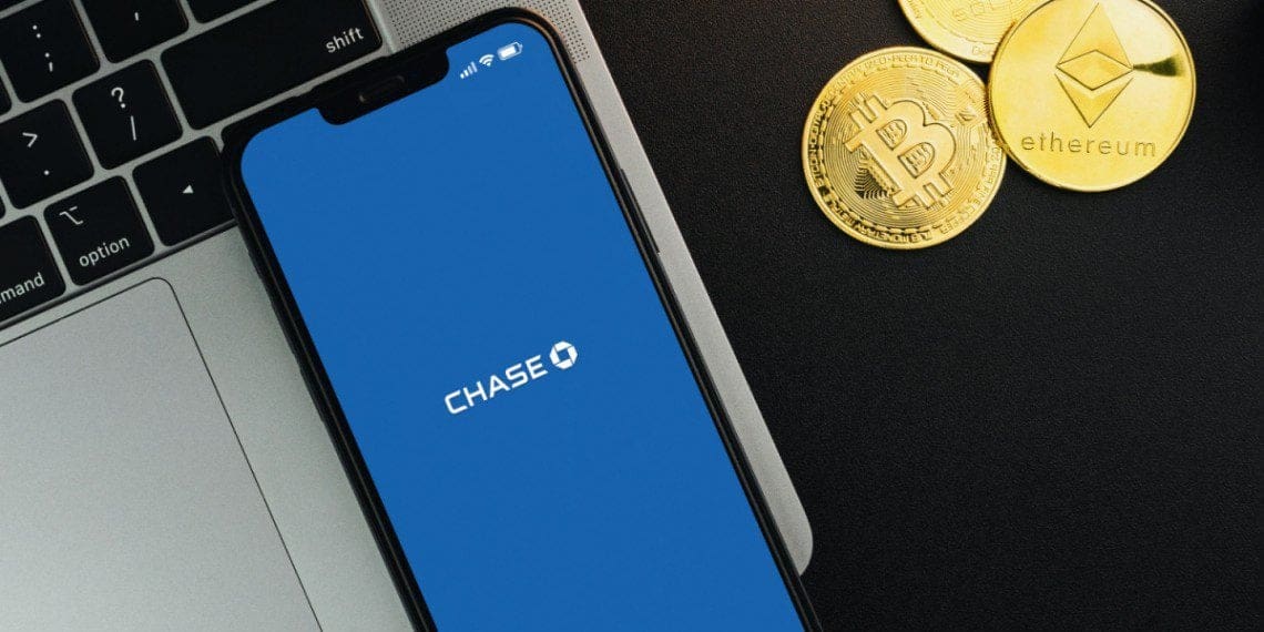 JPMorgan amplía el abrazo a las criptomonedas: asociación con 6 bancos