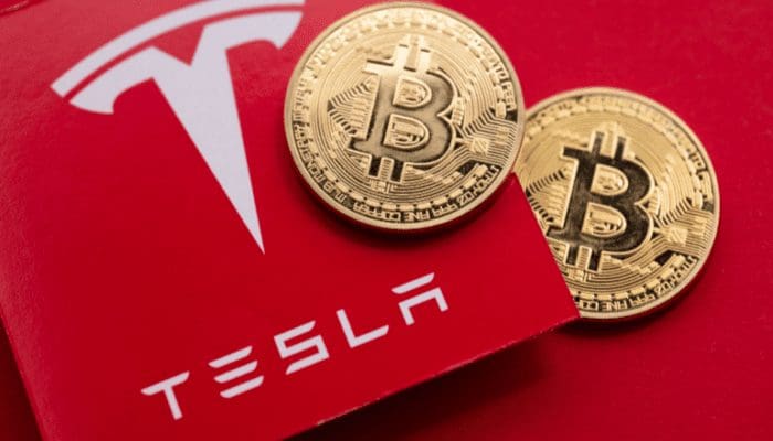 Tesla se mantiene en Bitcoin