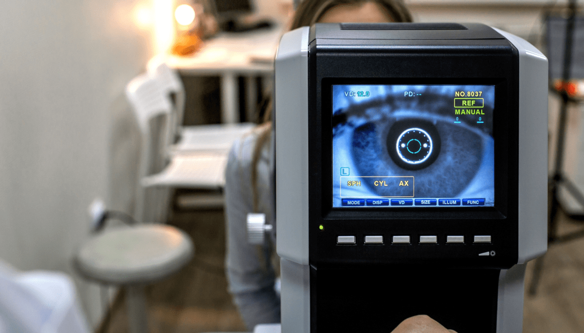 ¿Escanear tus ojos por criptomonedas? China lo clasifica como riesgo