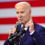 Joe Biden intenta acabar con las cryptos, dice el fundador de Cardano