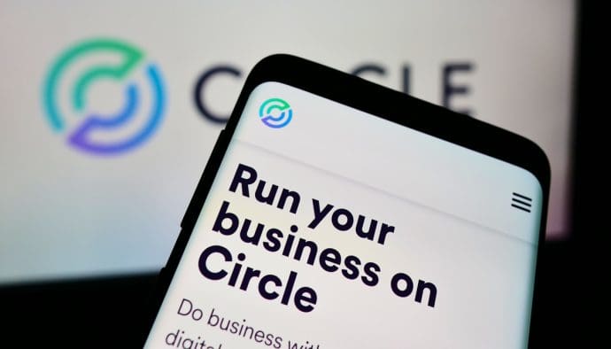 Acciones de una crypto empresa se disparan, con un aumento del 350% desde su lanzamiento