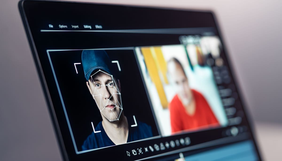 Deepfakes de IA amenazan cryptos: Pérdidas de $25 mil millones en 2024