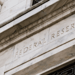 ¿Salvará esto a las criptomonedas? El mercado cuenta con nuevos recortes de interés en 2025