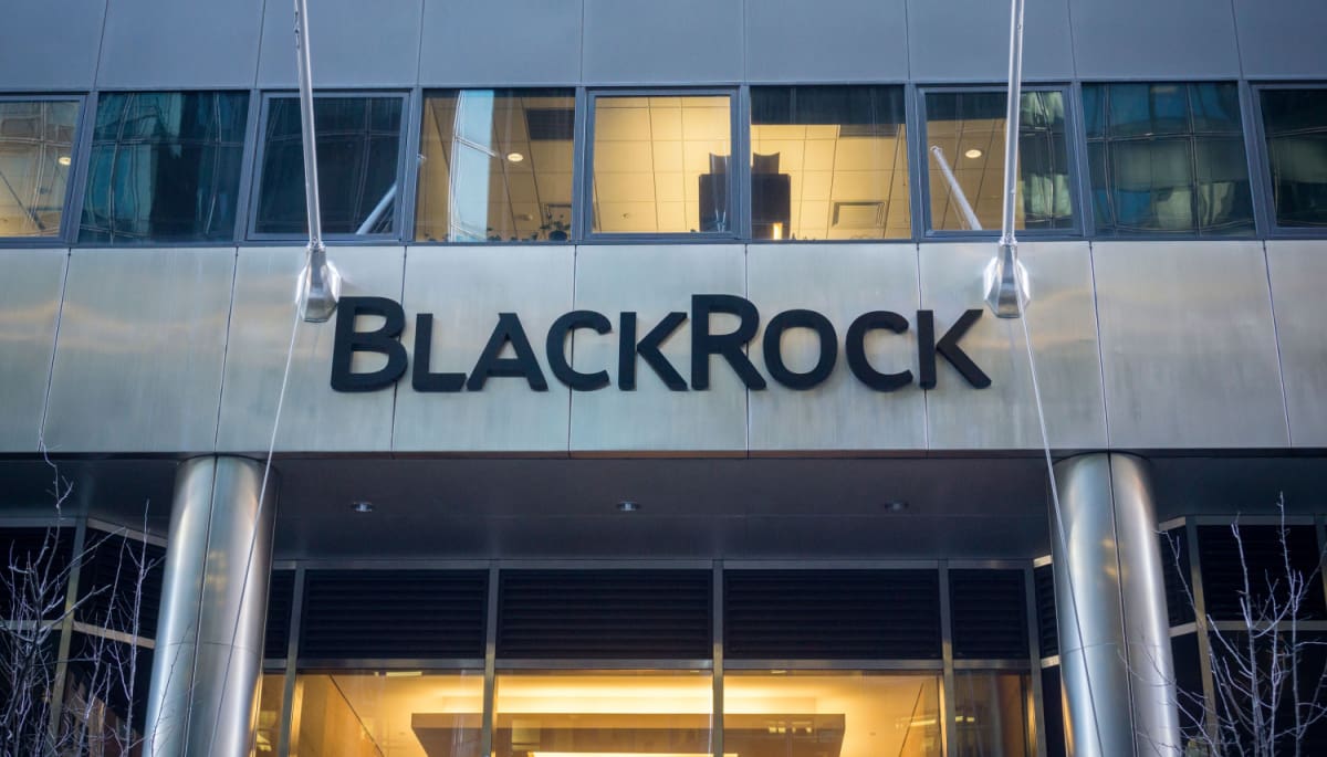 BlackRock presenta un nuevo fondo y deposita $100 millones en Ethereum