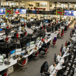 Los fondos de BTC pierden casi $500 millones, pero Solana y XRP prosperan