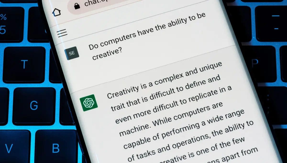 Cardano-lanceert-AI-chatbot-en-gaat-strijd-met-ChatGPT-aan Cardano lanza un chatbot de IA y compite con ChatGPT