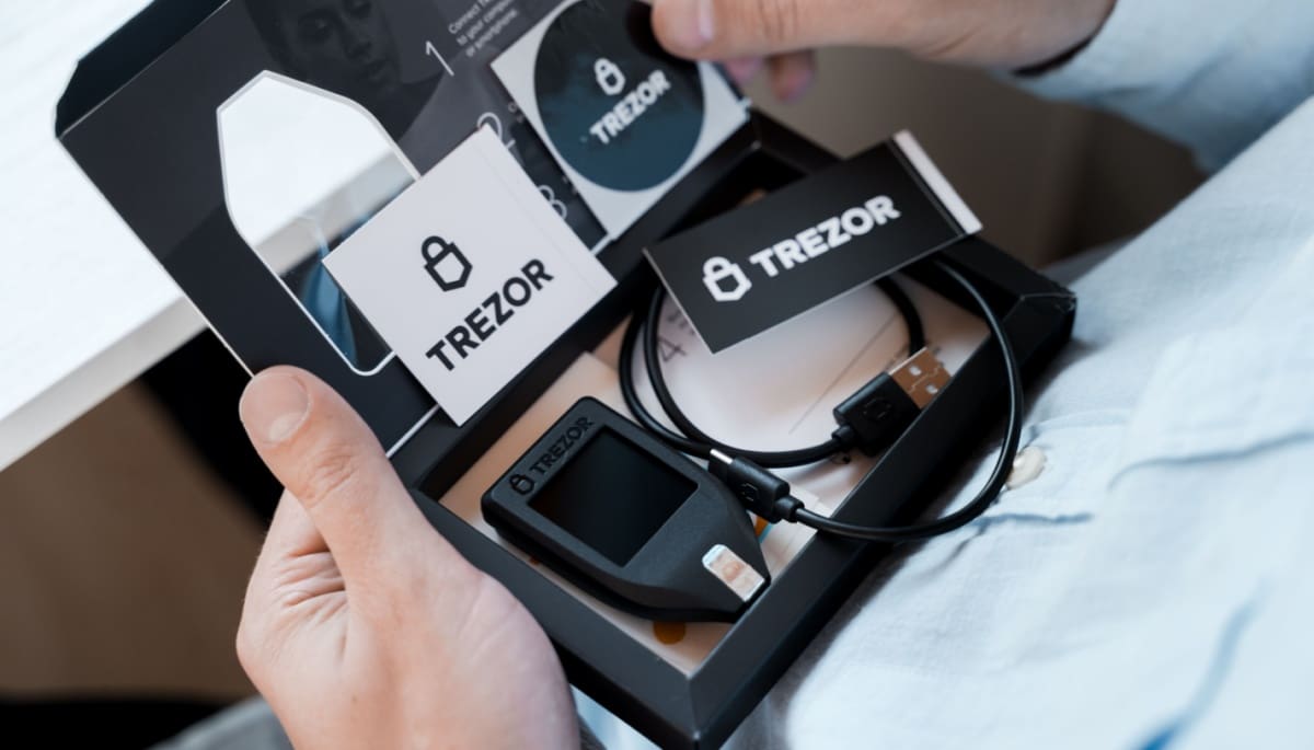 Empresa de wallets Trezor hackeada con una falsa promoción de cryptos