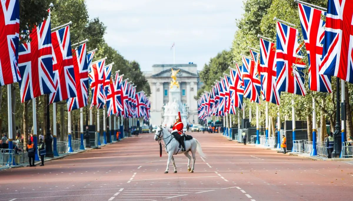 Engeland Criticas al regulador del Reino Unido por una negligente ley crypto