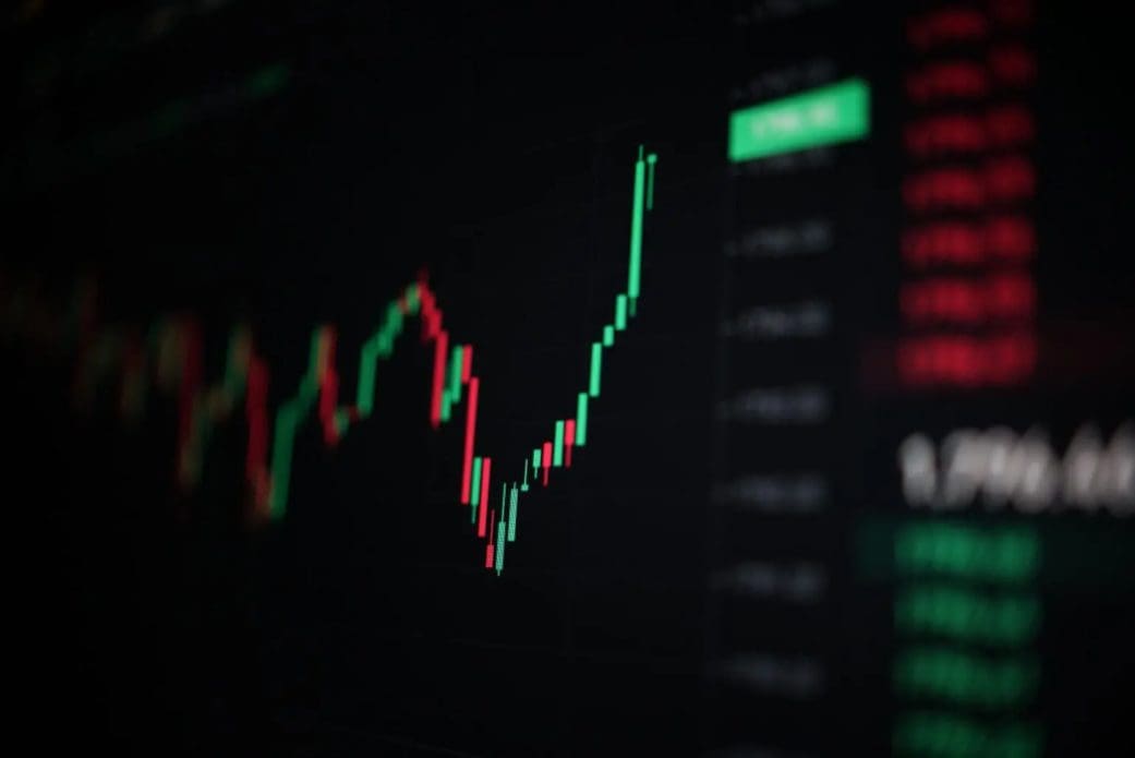 Opmerkelijk-veel-ethereum-bezitters-staan-in-het-groen-1536×1025-1 Cae el precio de Bitcoin y alcanza la zona crucial, Solana sube un 12%