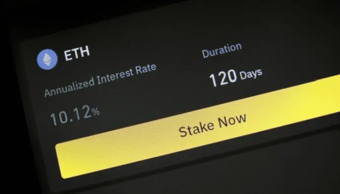 El staking de Ethereum alcanza un nuevo récord, pero el precio de ETH cae