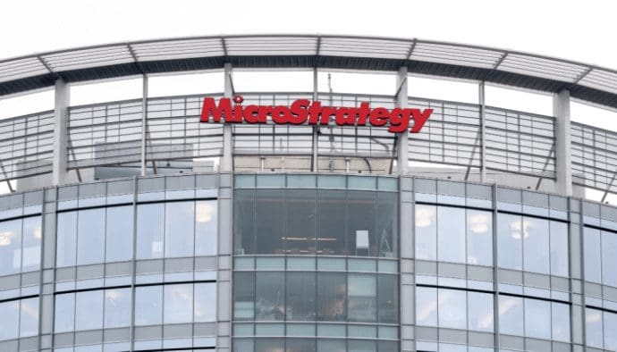 MicroStrategy golpea al BTC, sus acciones superan los $8.000 millones