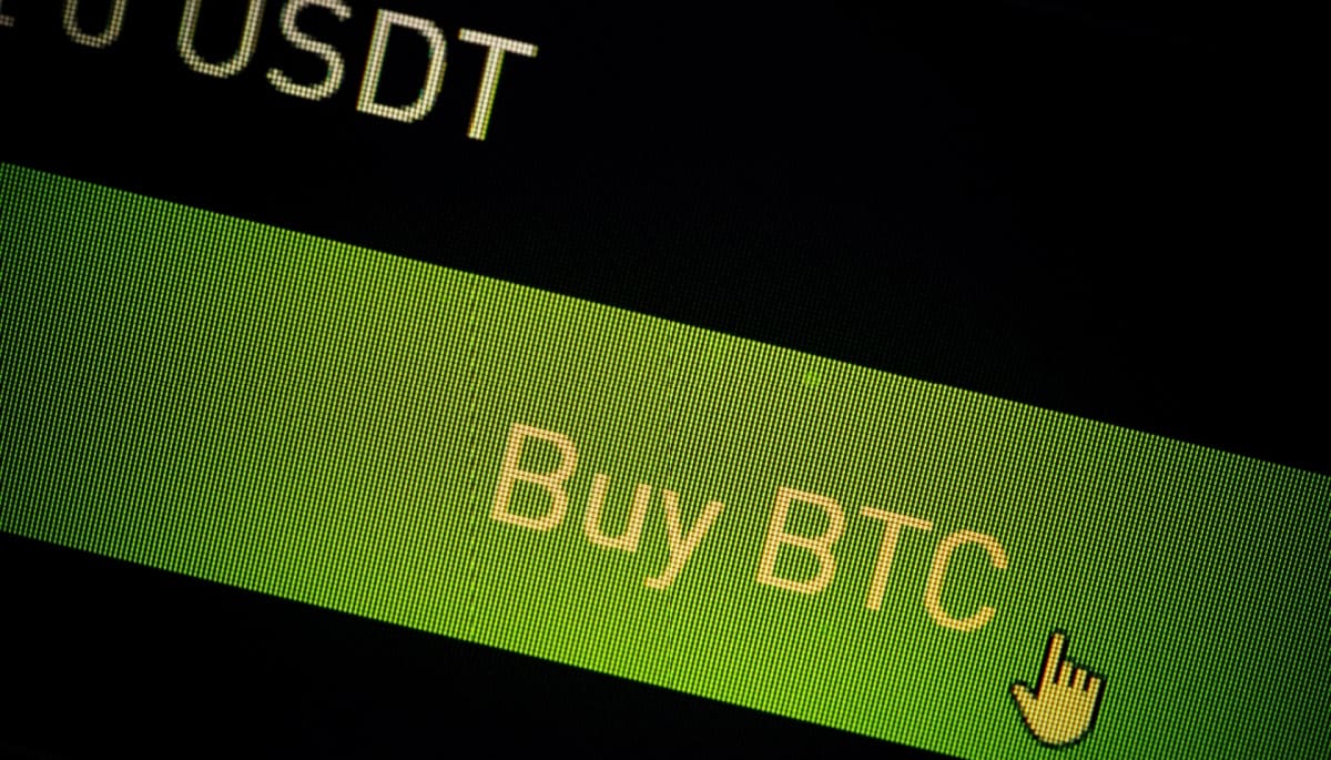 Las ballenas de BTC compran $4.300 millones en la mayor acumulación desde 2023