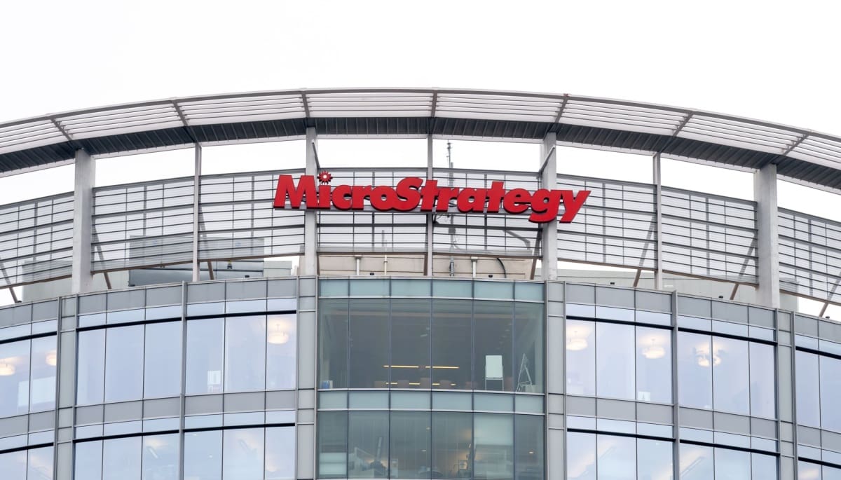 El gigante del Bitcoin MicroStrategy cambia su nombre a Strategy₿