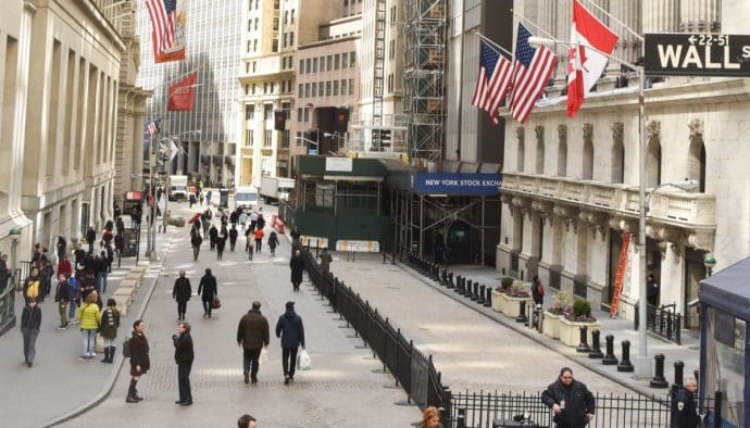 Los gigantes financieros compran Bitcoin y Ethereum al por mayor