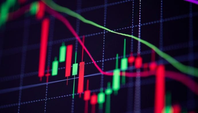 Bitcoin vuelve a sufrir un revés, mientras que ETH sigue subiendo