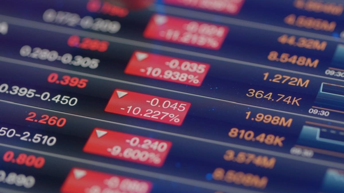 Bitcoin en dificultad: Inversores grandes y pequeños pierden la confianza