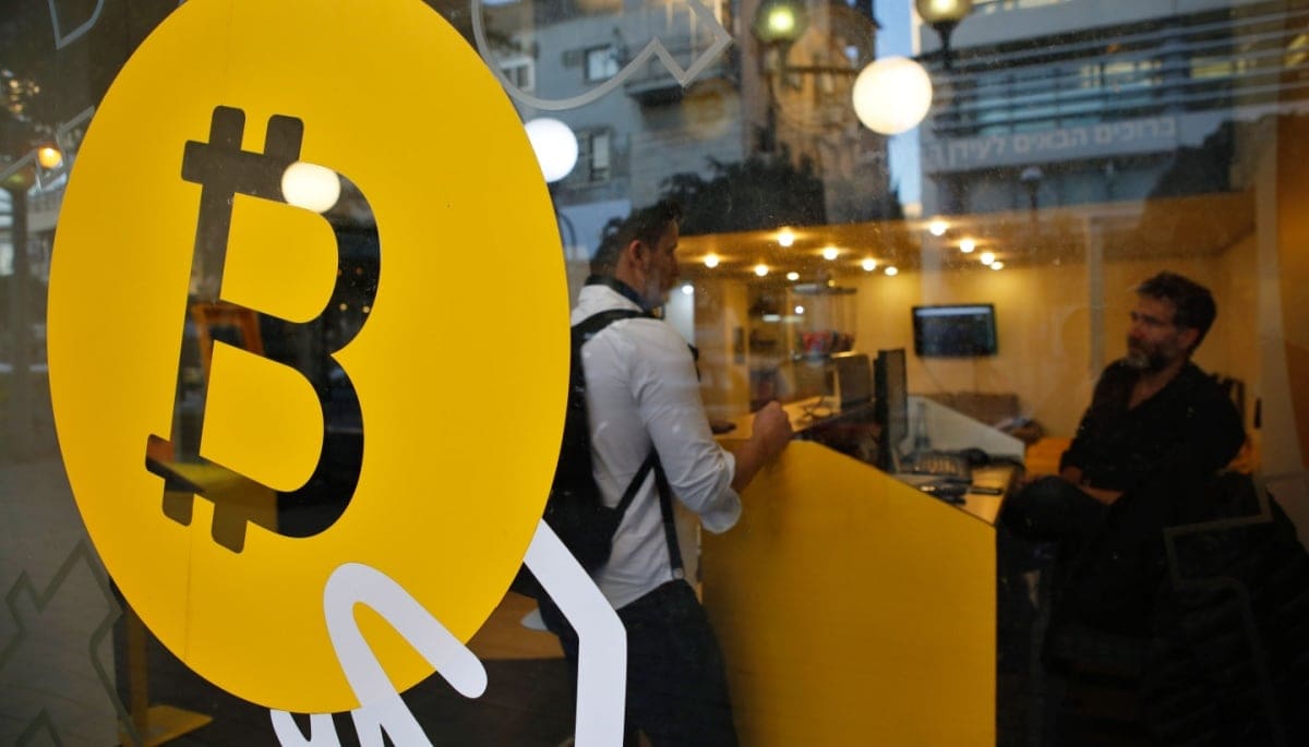 El Salvador dobla su estrategia BTC pese a retirada de la legislación