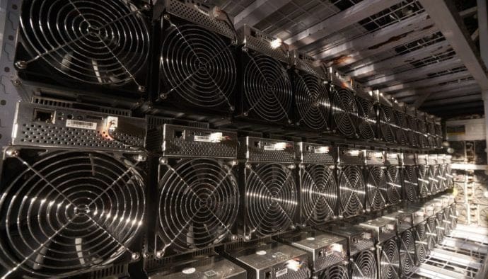 Una gran empresa minera vende millones en Bitcoin para pasarse a la IA