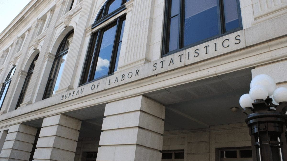 Bitcoin cae tras la histórica corrección del empleo en Estados Unidos