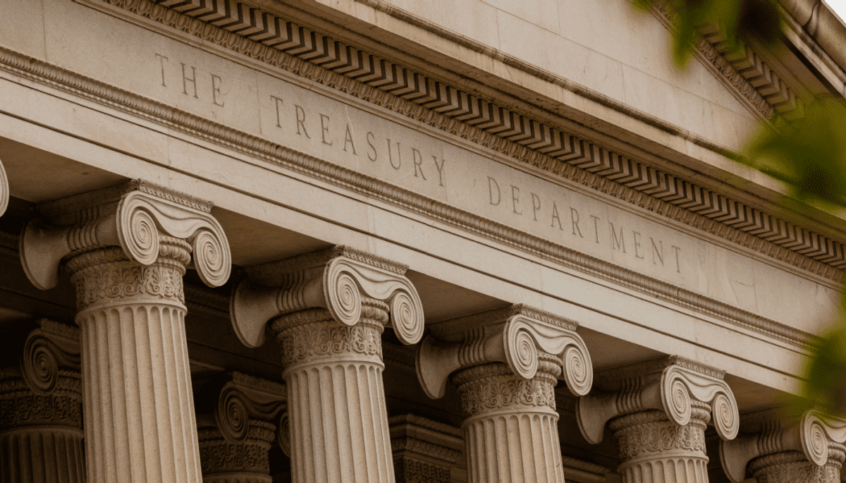 Bessent, a favor de las cryptos, asume rol clave en EE.UU.