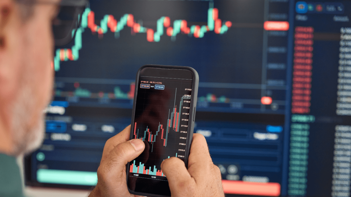 Una mega ballena apuesta €775 millones contra Bitcoin y Ethereum