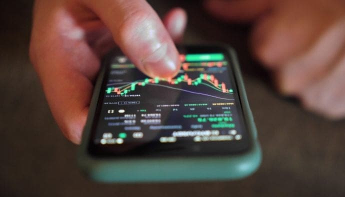 Bitcoin establece un nuevo récord semanal, pero el mercado cripto baja