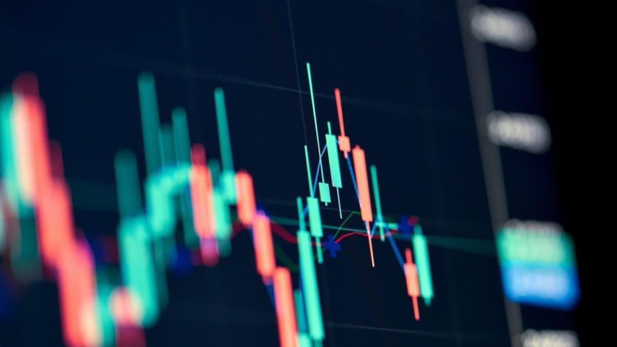 Bitcoin cede ligeramente; XRP y Solana caen con fuerza en día de inflación