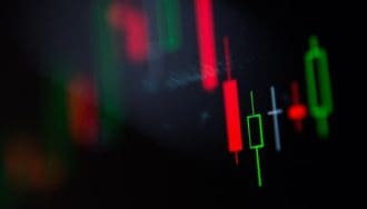 El precio de Bitcoin se fortalece: el mercado espera datos clave