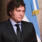 El presidente de Argentina bajo presión legal por promocionar una crypto estafa