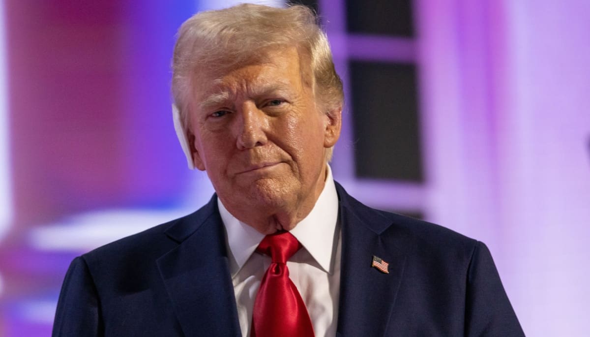 Demócratas buscan destituir a Trump tras la polémica de la cena crypto