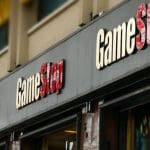 CEO de GameStop compra acciones tras anuncio vinculado a Bitcoin