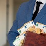 Binance suspende a trabajador tras acusaciones de uso de información privilegiada