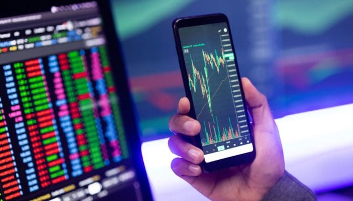 El precio del bitcoin rebota, pero ETH y SOL se llevan la atención