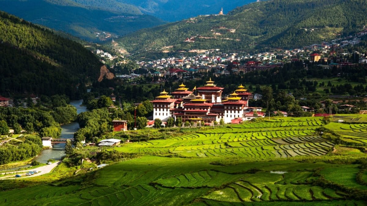País del Himalaya apuesta por la minería de Bitcoin: Salarios se duplican
