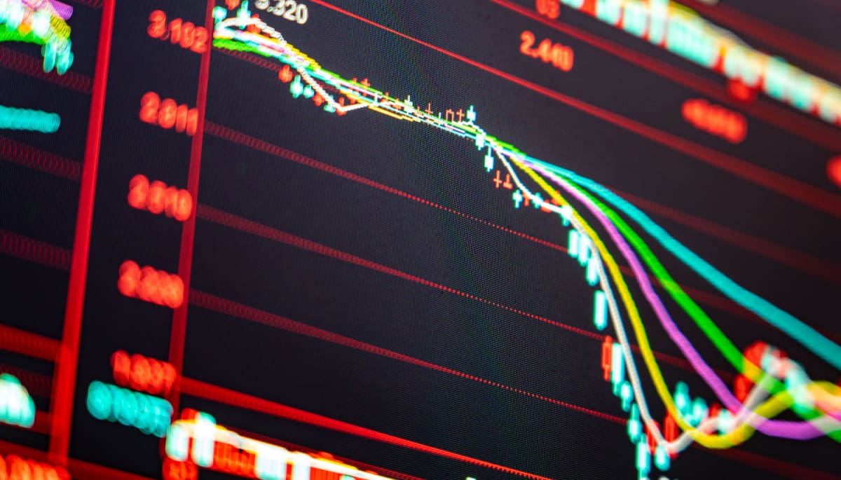 Los mercados caen, aumenta el estrés en la deuda y crece el temor a recesión