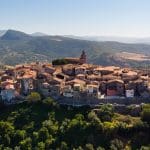 Un pequeño pueblo en Italia rinde un gran homenaje a Satoshi, creador del Bitcoin