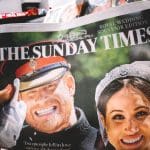 Een afbeelding van twee leden van de Britse koninklijke familie, prince Harry, duke of Sussex en Meghan, duchess of Sussex