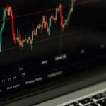 Bitcoin se estabiliza mientras Cardano, Dogecoin y SUI rompen resistencias
