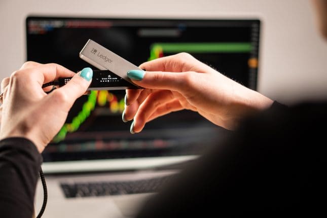 ¡No abras esta carta! Así están robando a los usuarios de Ledger