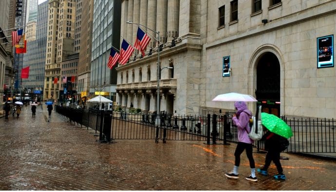 Nuevos ETF de criptomonedas en la parrilla de salida, pero Washington los frena