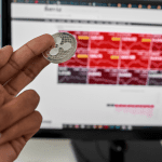 XRP se pone las pilas: cae la actividad y un analista advierte de una caída del precio