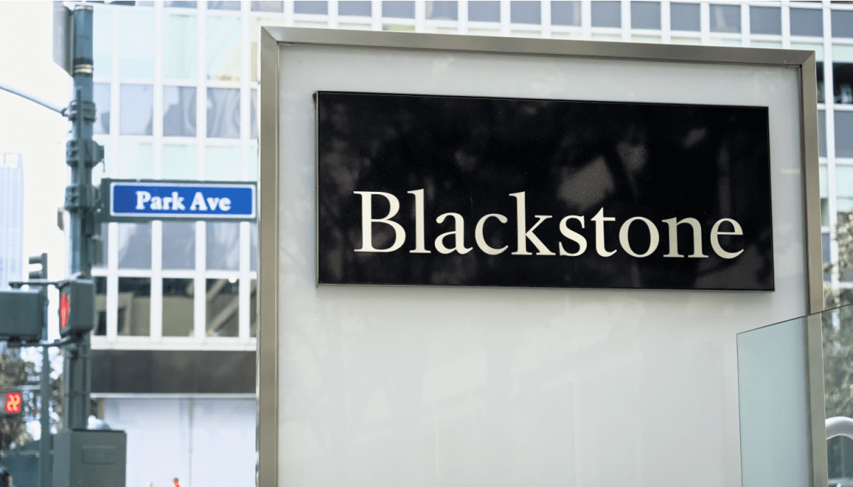 Gigante inversor de $1,2 billones compra Bitcoin a través de BlackRock