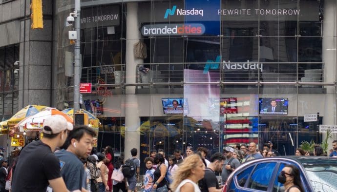 Carrera por el primer ETF de SUI: Gigantes financieros luchan por ser los primeros