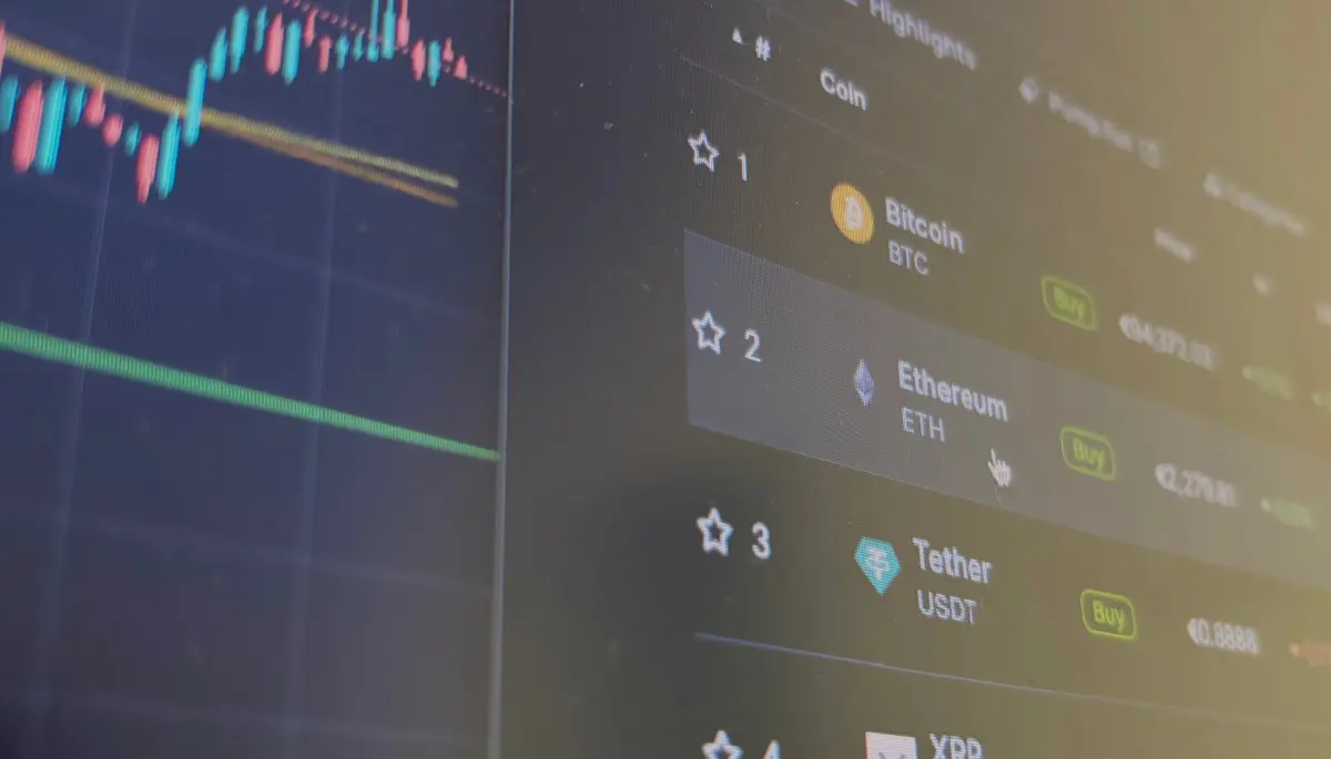 Bitcoin se acerca a su récord de $109.000 y Ethereum llama la atención