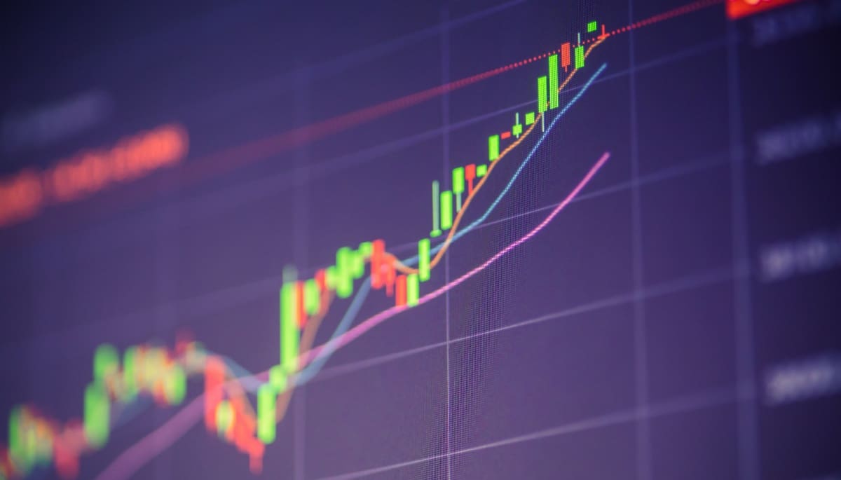 Bitcoin supera los $106.000 y las altcoins más pequeñas explotan