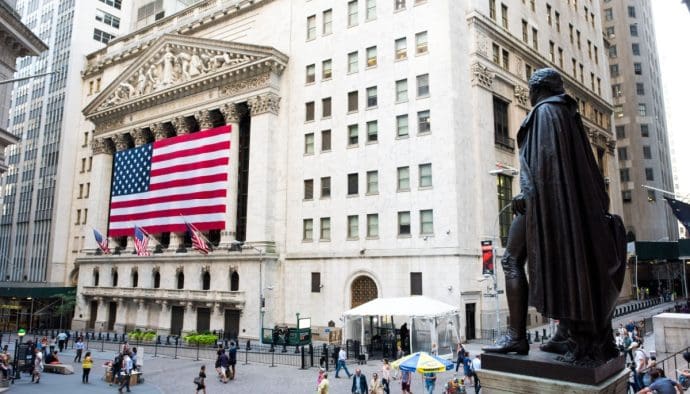 Bitcoin se tambalea tras los malos datos económicos - el mercado bajo presión